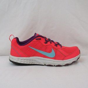 VGUC! Womens Nike Wild Trail Running Shoes / size 8.5